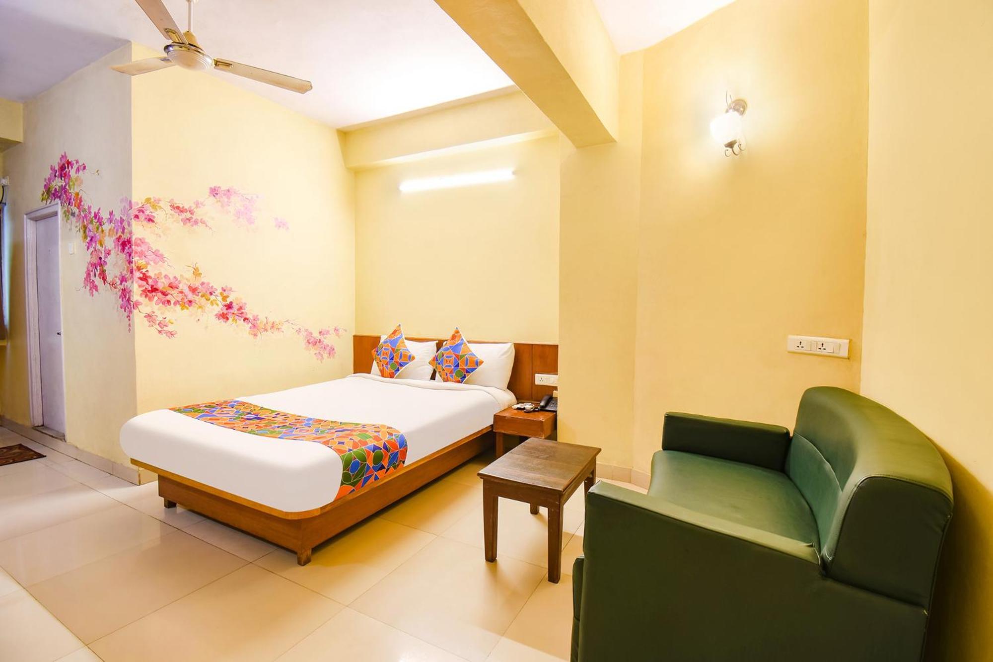 Fabhotel Prime Yash Residency - Nr Lonavala Railway Station Exterior photo